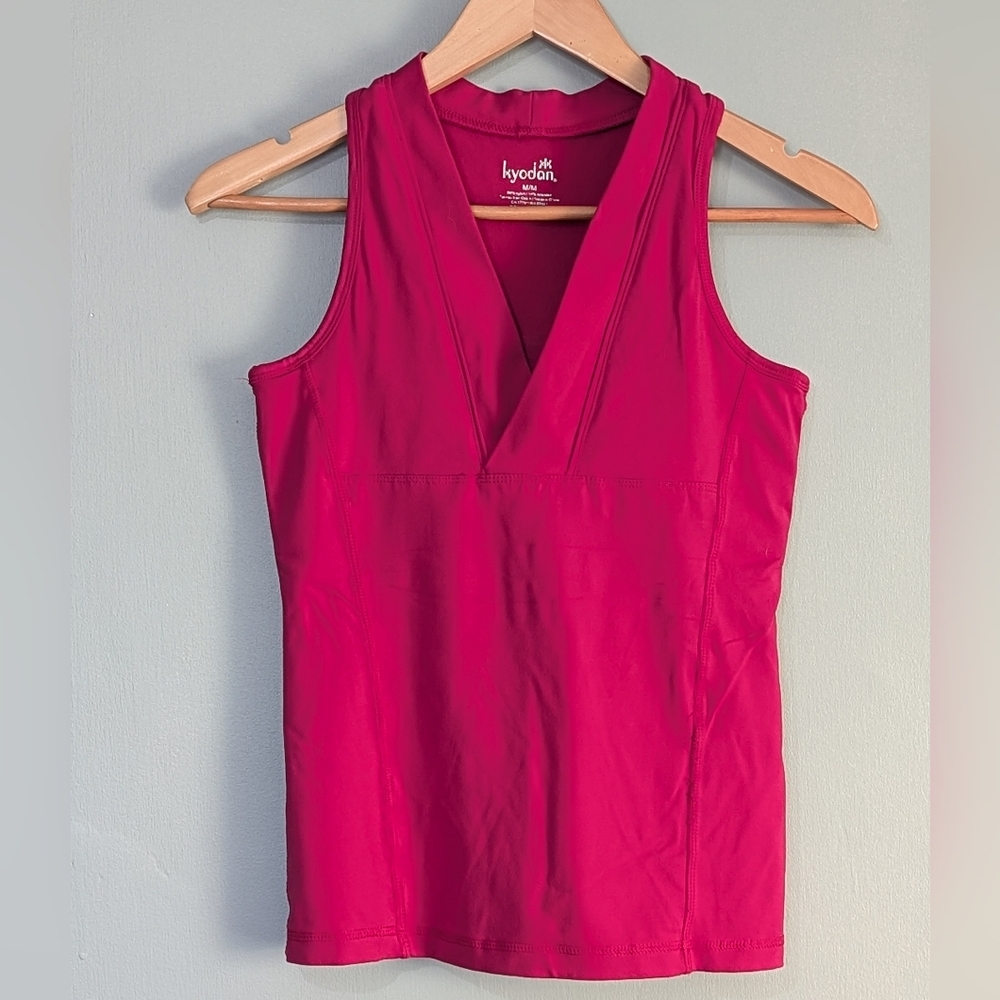 Kyodan Women's Vibrant Pink Sleeveless Athletic Tank‎ Top Built-in Bra